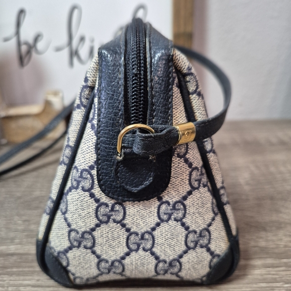 Gucci Vintage Crosbody Bag In Great Condition, 100% Authentic - Picture 9 of 11